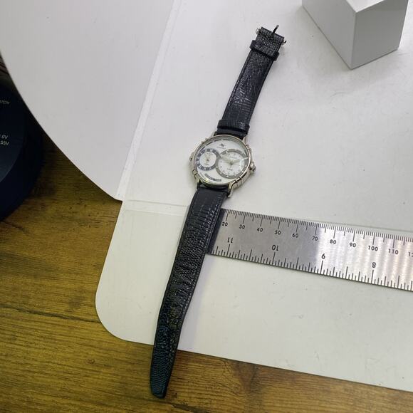 Mens Dual Time Vintage Watch Works New Battery main image 4